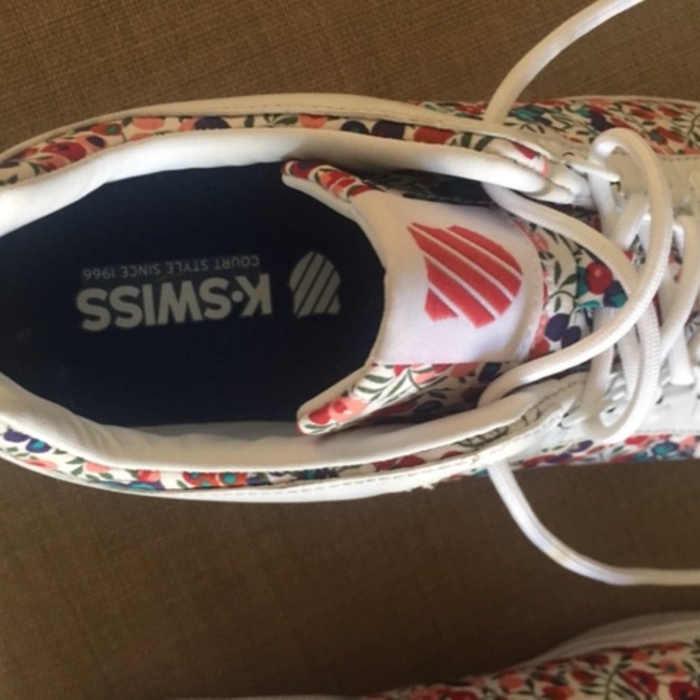 Athletic shoe